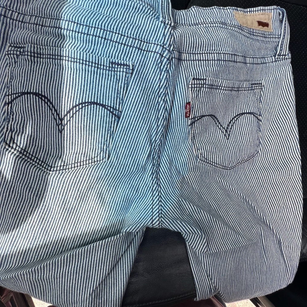 Super cute Levi capris